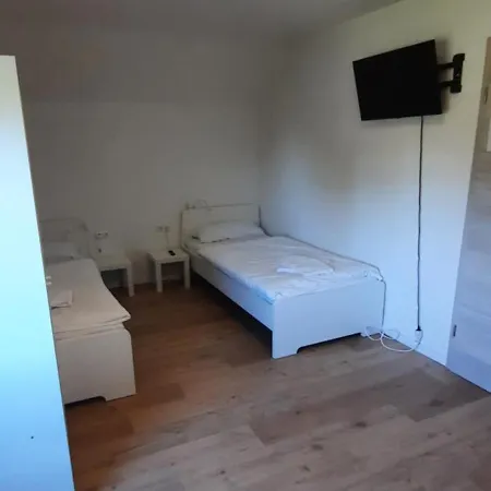 Apartment Penzini Monteurzimmer Am Rhein C